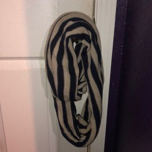 infinity scarf